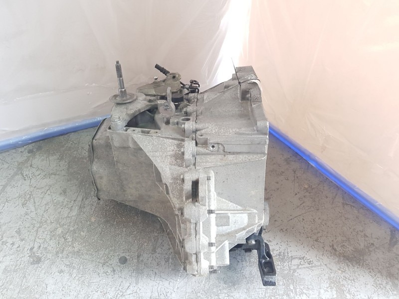 Recambio de caja cambios para peugeot 5008 (0u_, 0e_) 1.6 hdi referencia OEM IAM 20EA33 6VELOCIDADES 0587749