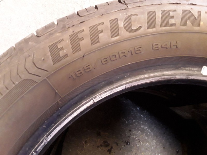 Recambio de neumatico pareja para neumaticos reutilizados - referencia OEM IAM 185601584H GOODYEAR 185/60/15/84H