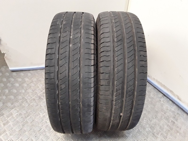 Recambio de neumatico pareja para neumaticos reutilizados - referencia OEM IAM 2156015C109-107S CONTINENTAL 215/60/15C/109-107S