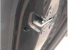 CERRADURA PUERTA TRASERA DERECHA 825000003R 