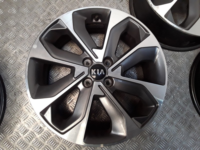 Recambio de juego llantas aluminio para kia stonic (yb) 1.0 t-gdi referencia OEM IAM 6.5X17 5 TORN ET47 ALUMINIO ROZADAS