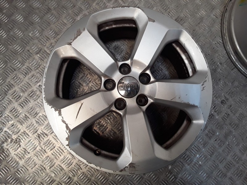 Recambio de juego llantas aluminio para jeep compass (mp, m6, mv, m7) 1.4 multiair referencia OEM IAM 7X17 5 TORN ET40 ALUMINIO 