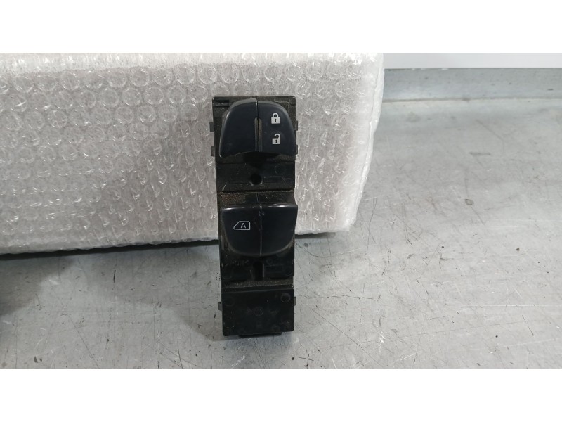 Recambio de mando elevalunas delantero izquierdo para nissan micra v (k14) 1.0 referencia OEM IAM 254015FA0A C/MANDO RETROVISOR 