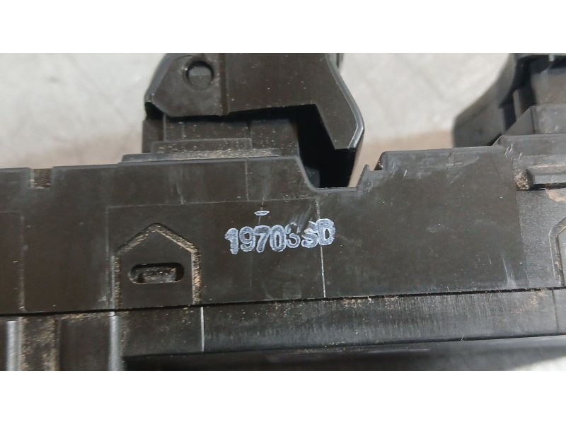 Recambio de mando elevalunas delantero izquierdo para nissan micra v (k14) 1.0 referencia OEM IAM 254015FA0A C/MANDO RETROVISOR 
