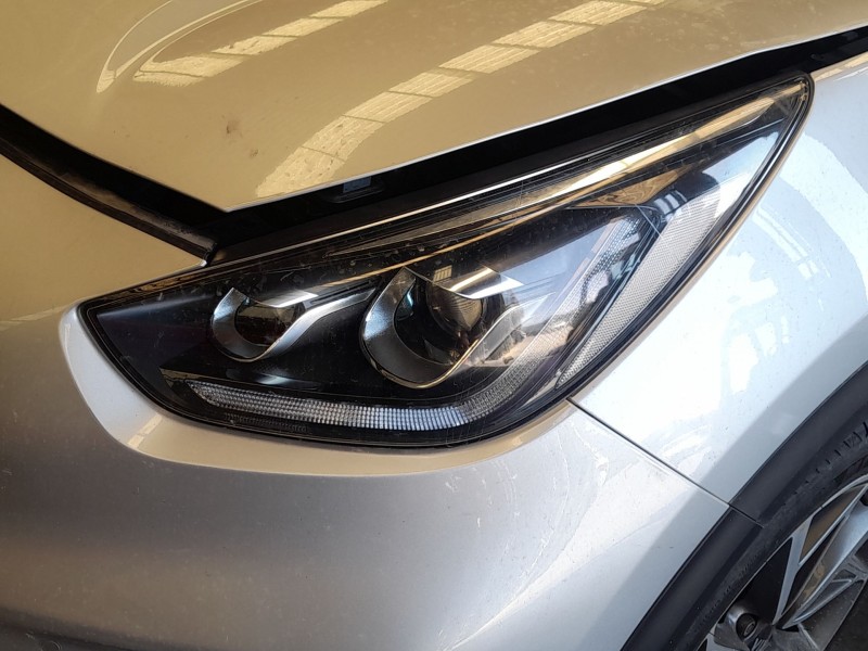 Recambio de faro izquierdo para kia niro i (de) 1.6 gdi hybrid referencia OEM IAM 92101G5000  
