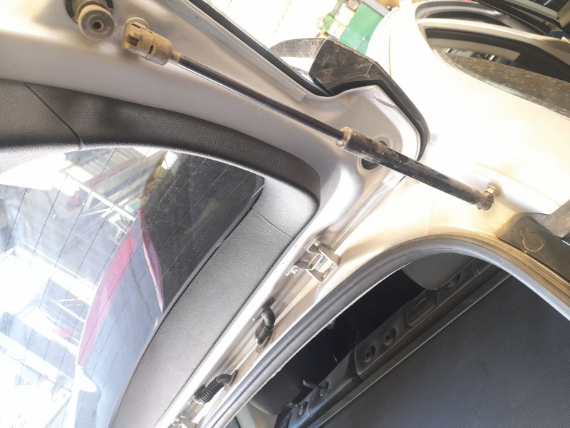 Recambio de amortiguadores maletero / porton para kia niro i (de) 1.6 gdi hybrid referencia OEM IAM 81771G5000  