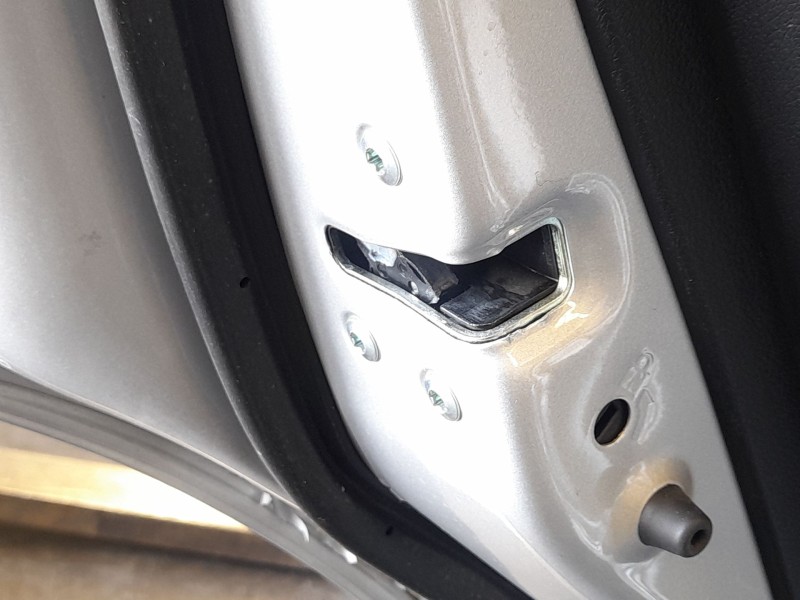 Recambio de cerradura puerta trasera izquierda para kia niro i (de) 1.6 gdi hybrid referencia OEM IAM 81410G5000  