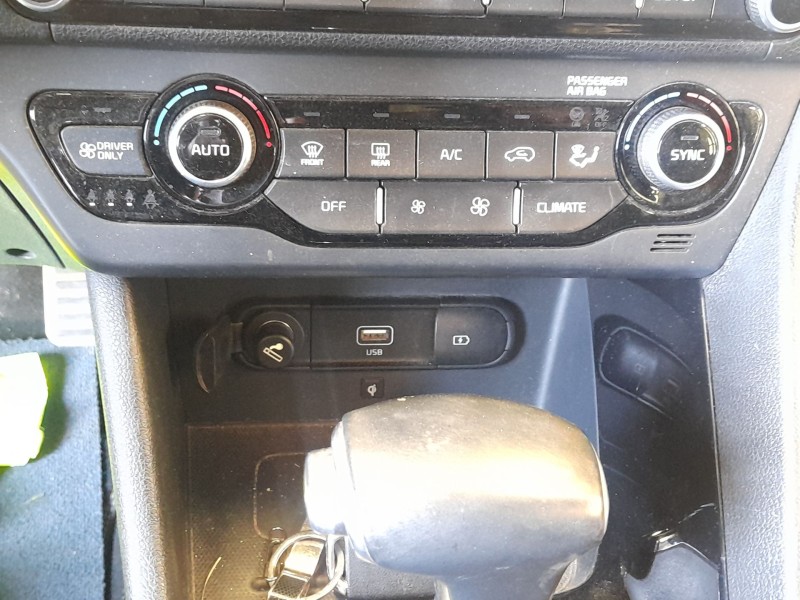Recambio de mando climatizador para kia niro i (de) 1.6 gdi hybrid referencia OEM IAM 97250G5320CA  