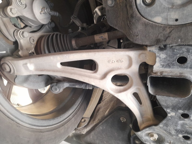 Recambio de brazo suspension inferior delantero derecho para kia niro i (de) 1.6 gdi hybrid referencia OEM IAM 54501G2100  