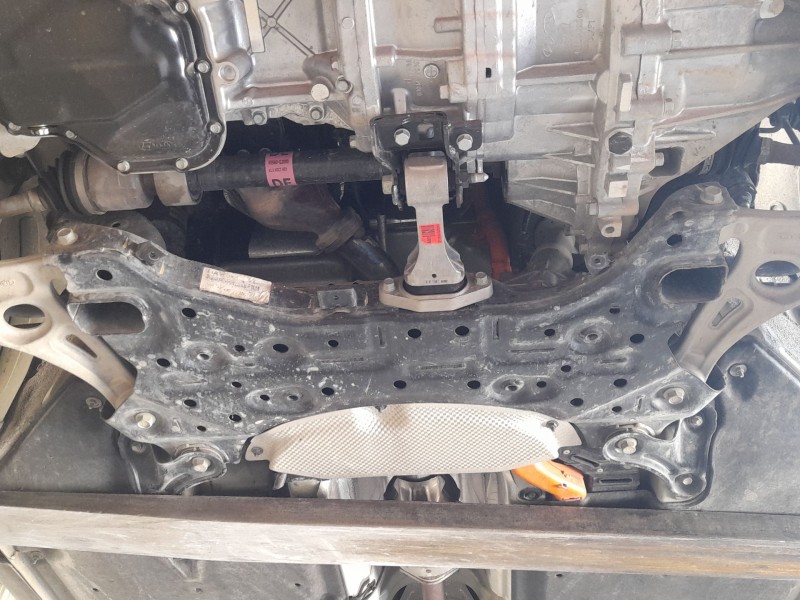 Recambio de puente delantero para kia niro i (de) 1.6 gdi hybrid referencia OEM IAM 62405G5100  