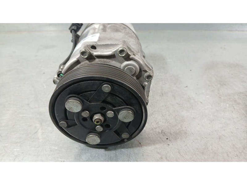 Recambio de compresor aire acondicionado para volkswagen golf iv (1j1) 1.9 tdi referencia OEM IAM 1J0820805  