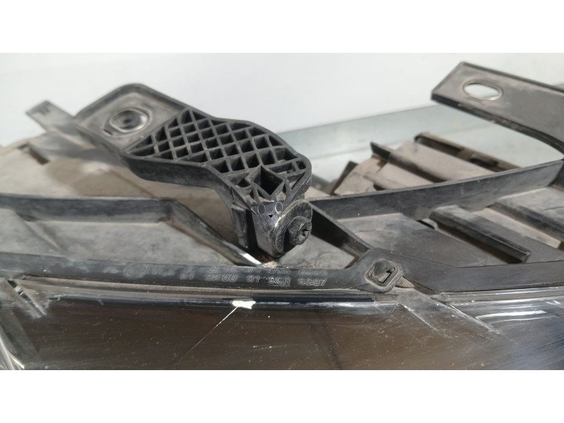 Recambio de faro derecho para audi q3 (8ub, 8ug) 2.0 tdi referencia OEM IAM 8U0941044  