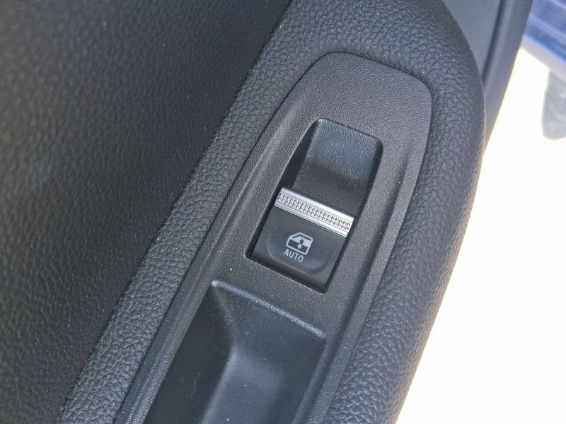 Recambio de mando elevalunas trasero izquierdo para renault clio v (b7_) 1.0 tce 100 (b7mt) referencia OEM IAM 254218388R  