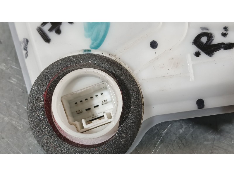 Recambio de cerradura puerta delantera derecha para toyota aygo (_b4_) 1.0 vvti (kgb40) referencia OEM IAM 6903002521  
