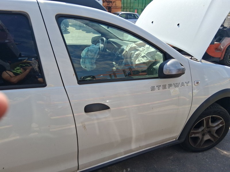 Recambio de puerta delantera derecha para dacia sandero ii (b8_) tce 90 (b8m1, b8ma) referencia OEM IAM 801008681R  