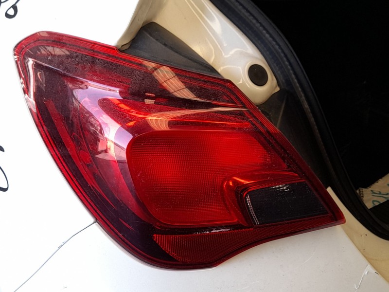 Recambio de piloto trasero izquierdo exterior para opel corsa e (x15) 1.4 (08, 68) referencia OEM IAM 39090647  