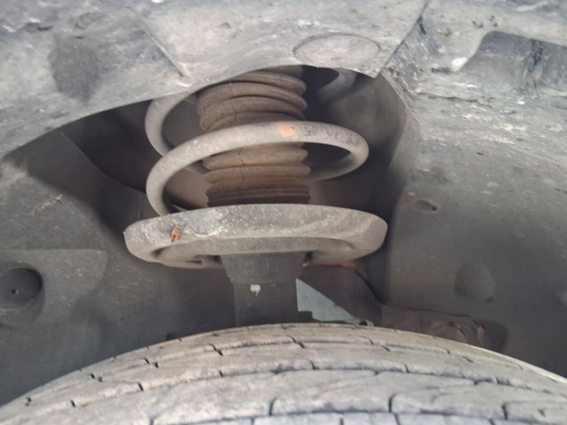 Recambio de amortiguador delantero derecho para renault clio iv (bh_) 0.9 tce 90 referencia OEM IAM 543025760R  