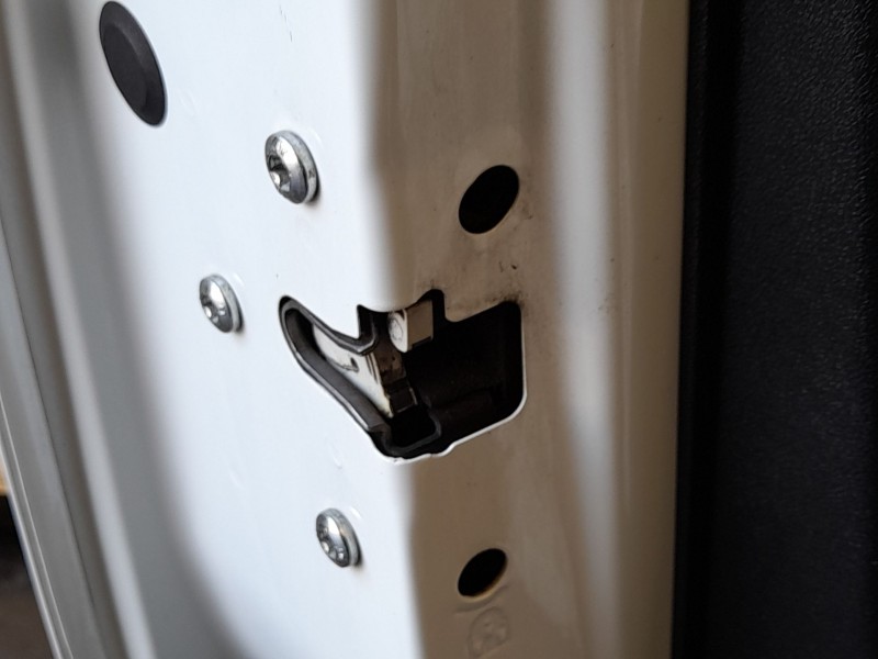 Recambio de cerradura puerta trasera izquierda para opel corsa e (x15) 1.4 (08, 68) referencia OEM IAM 13431842  
