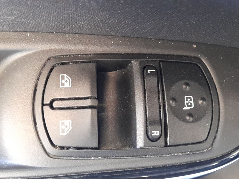 Recambio de mando elevalunas delantero izquierdo para opel corsa e (x15) 1.4 (08, 68) referencia OEM IAM 13430017 C/MANDO RETROV