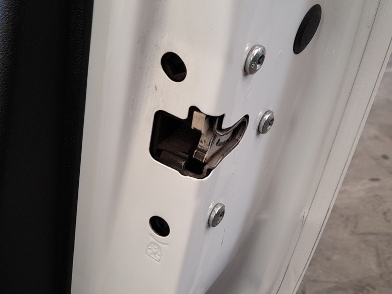 Recambio de cerradura puerta trasera derecha para opel corsa e (x15) 1.4 (08, 68) referencia OEM IAM 13431845  