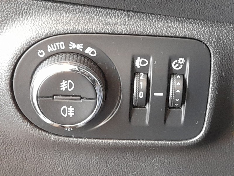 Recambio de mando luces para opel corsa e (x15) 1.4 (08, 68) referencia OEM IAM 13470446  