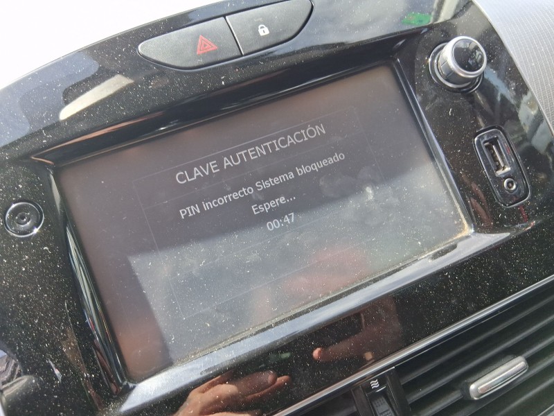 Recambio de sistema navegacion gps para renault clio iv (bh_) 0.9 tce 90 referencia OEM IAM 281151811R  