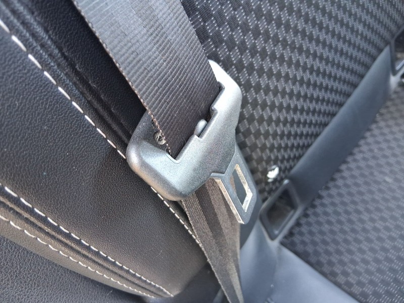 Recambio de cinturon seguridad trasero derecho para renault clio iv (bh_) 0.9 tce 90 referencia OEM IAM 888404130R  