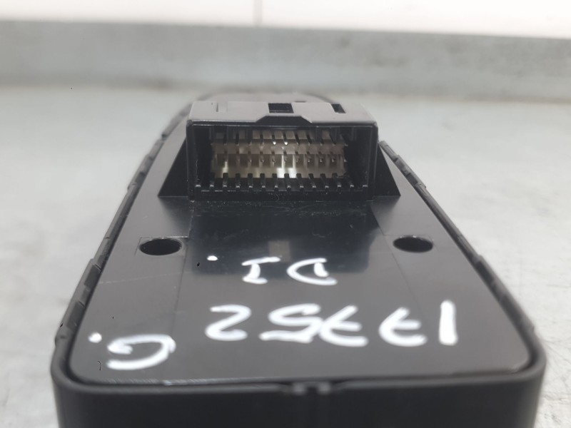 Recambio de mando elevalunas delantero izquierdo para mg hs (as23) 1.5 ehs hybrid (csa6463) referencia OEM IAM 10754006OSA  