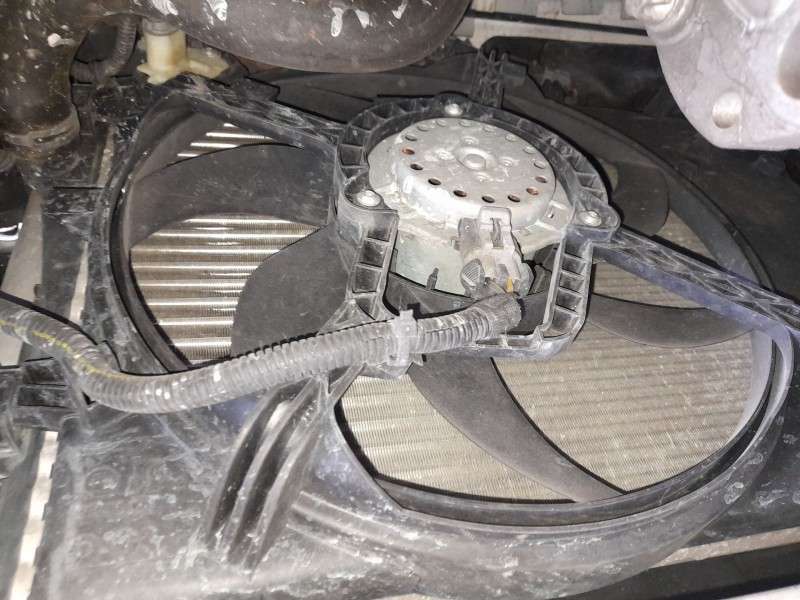 Recambio de electroventilador para opel corsa e (x15) 1.4 (08, 68) referencia OEM IAM 13450418  