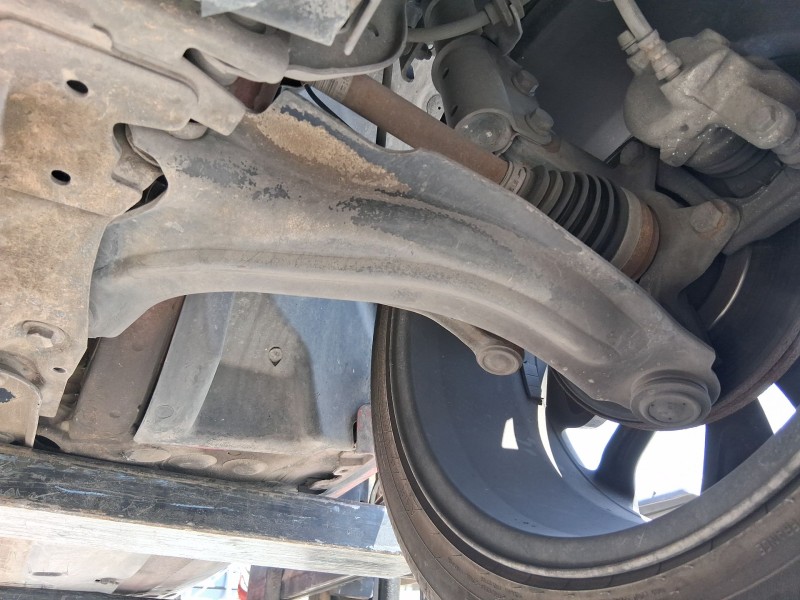Recambio de brazo suspension inferior delantero izquierdo para renault clio iv (bh_) 0.9 tce 90 referencia OEM IAM 545052354R  