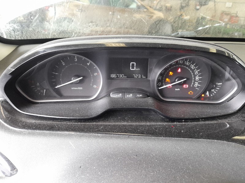 peugeot 208 i (ca_, cc_) del año 2015