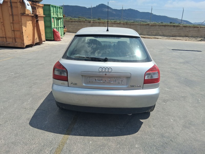 audi a3 (8l1) del año 2001