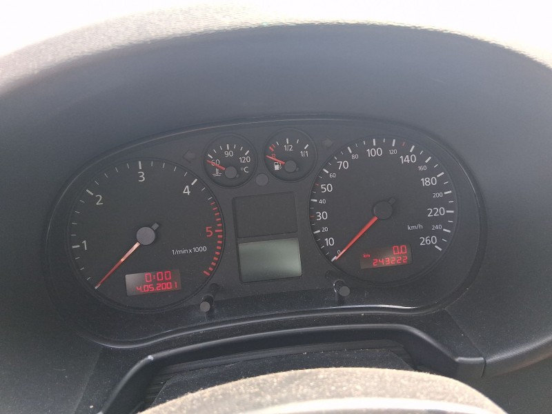 audi a3 (8l1) del año 2001