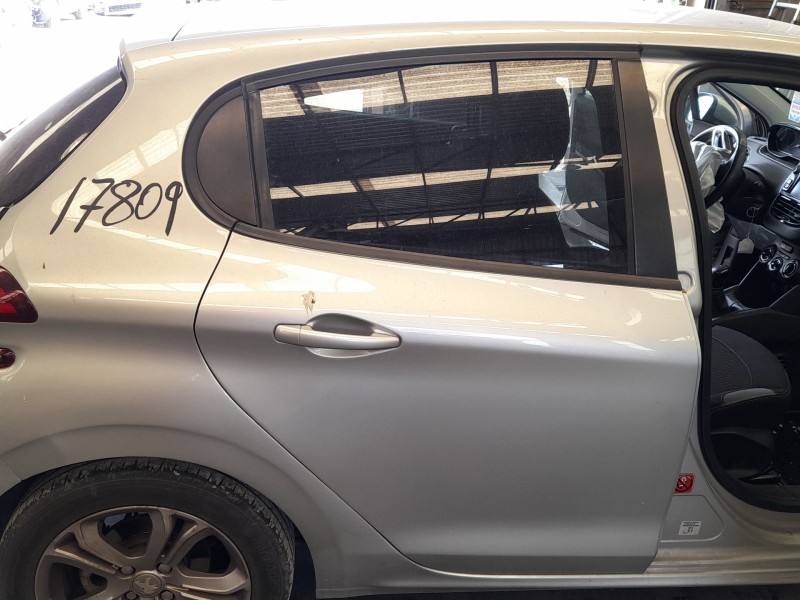 Recambio de puerta trasera derecha para peugeot 208 i (ca_, cc_) 1.6 bluehdi 100 referencia OEM IAM 9671907480  
