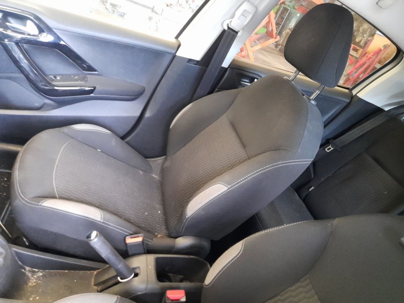 Recambio de asiento delantero derecho para peugeot 208 i (ca_, cc_) 1.6 bluehdi 100 referencia OEM IAM   