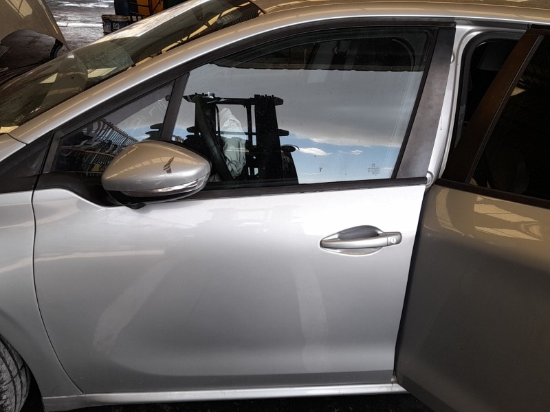 Recambio de puerta delantera izquierda para peugeot 208 i (ca_, cc_) 1.6 bluehdi 100 referencia OEM IAM 9807820780  
