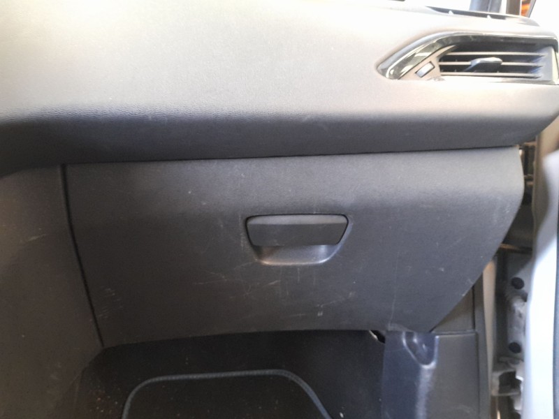 Recambio de guantera para peugeot 208 i (ca_, cc_) 1.6 bluehdi 100 referencia OEM IAM 96728471ZD  