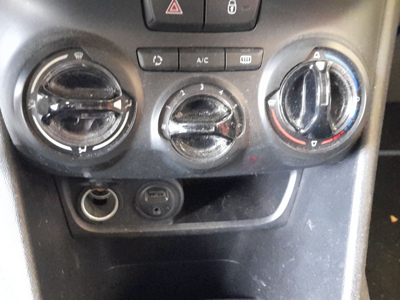 Recambio de mando calefaccion / aire acondicionado para peugeot 208 i (ca_, cc_) 1.6 bluehdi 100 referencia OEM IAM 9819611580  