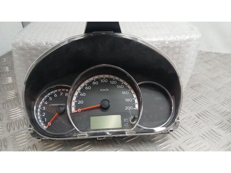 Recambio de cuadro instrumentos para mitsubishi space star (a00) motion referencia OEM IAM 8100C822  1574101330
