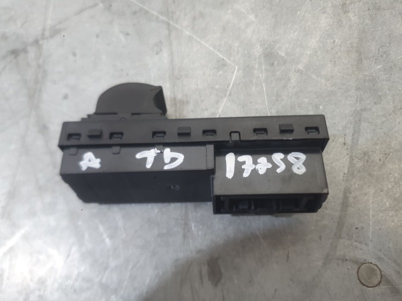 Recambio de mando elevalunas trasero derecho para fiat tipo sedán (356_, 357_) 1.4 (356sxa1b) referencia OEM IAM 735664630  