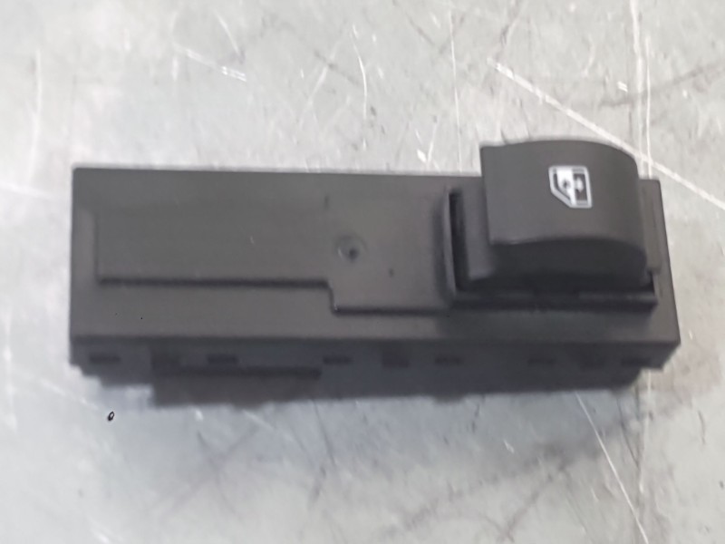 Recambio de mando elevalunas trasero izquierdo para fiat tipo sedán (356_, 357_) 1.4 (356sxa1b) referencia OEM IAM 735664632  