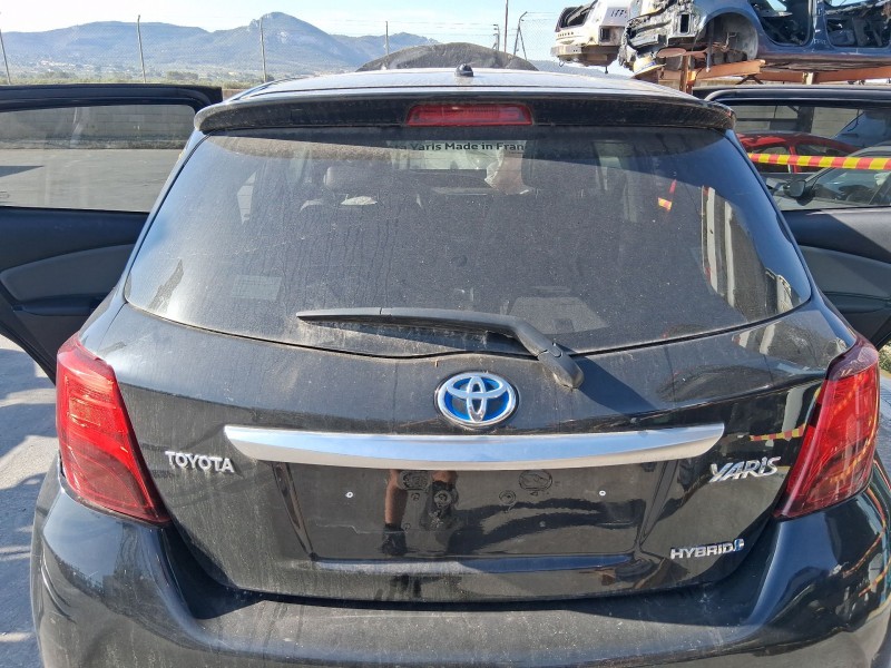 Recambio de porton trasero para toyota yaris (_p13_) 1.5 hybrid (nhp130_) referencia OEM IAM 670050D111  