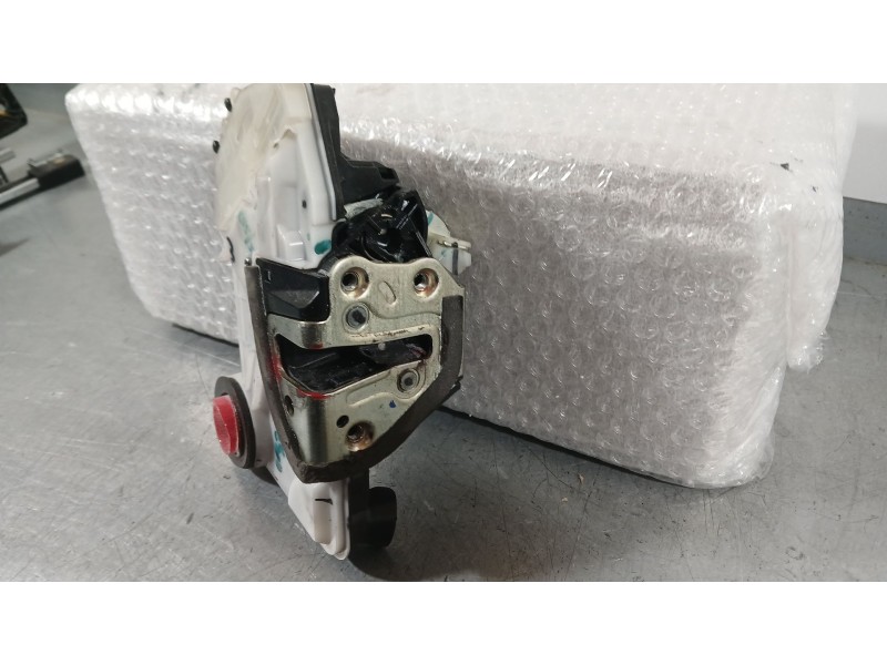 Recambio de cerradura puerta delantera izquierda para toyota aygo (_b4_) 1.0 vvti (kgb40) referencia OEM IAM 690400H060  