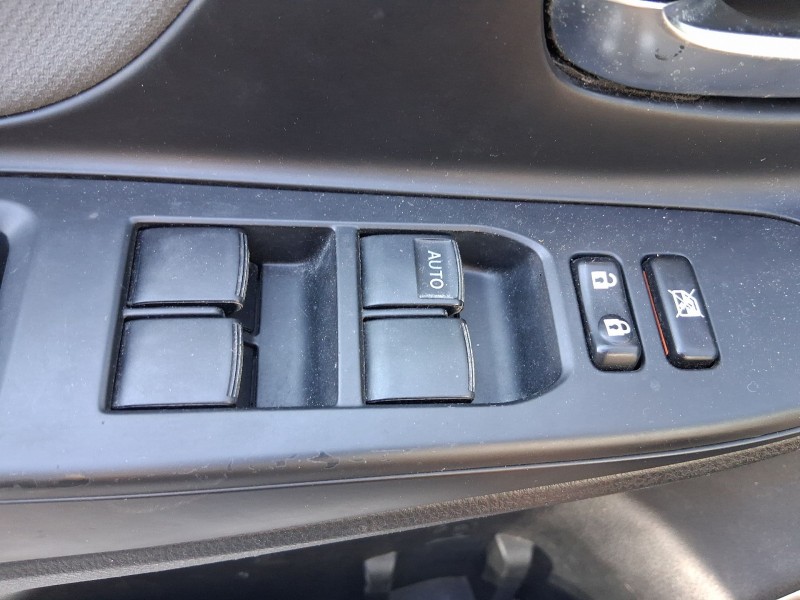 Recambio de mando elevalunas delantero izquierdo para toyota yaris (_p13_) 1.5 hybrid (nhp130_) referencia OEM IAM 8482002340  