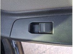 Recambio de mando elevalunas trasero derecho para toyota yaris (_p13_) 1.5 hybrid (nhp130_) referencia OEM IAM 848100D030  