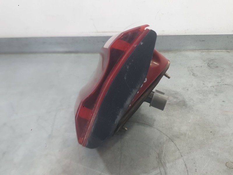 Recambio de piloto trasero derecho interior para kia sportage iv (ql, qle) 1.6 gdi referencia OEM IAM 92406D9010  