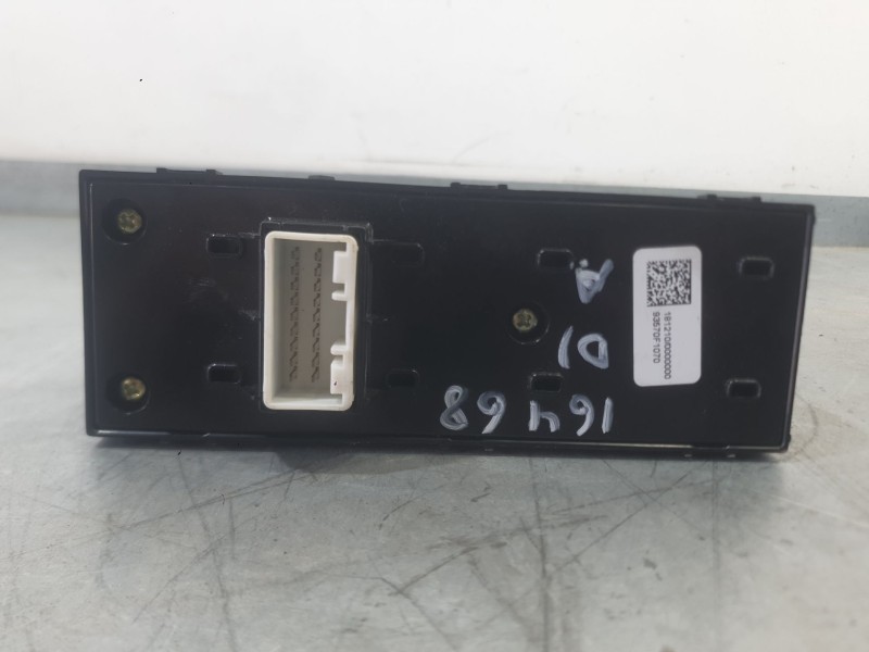 Recambio de mando elevalunas delantero izquierdo para kia sportage iv (ql, qle) 1.6 gdi referencia OEM IAM 93571F1000 C/ MANDO R
