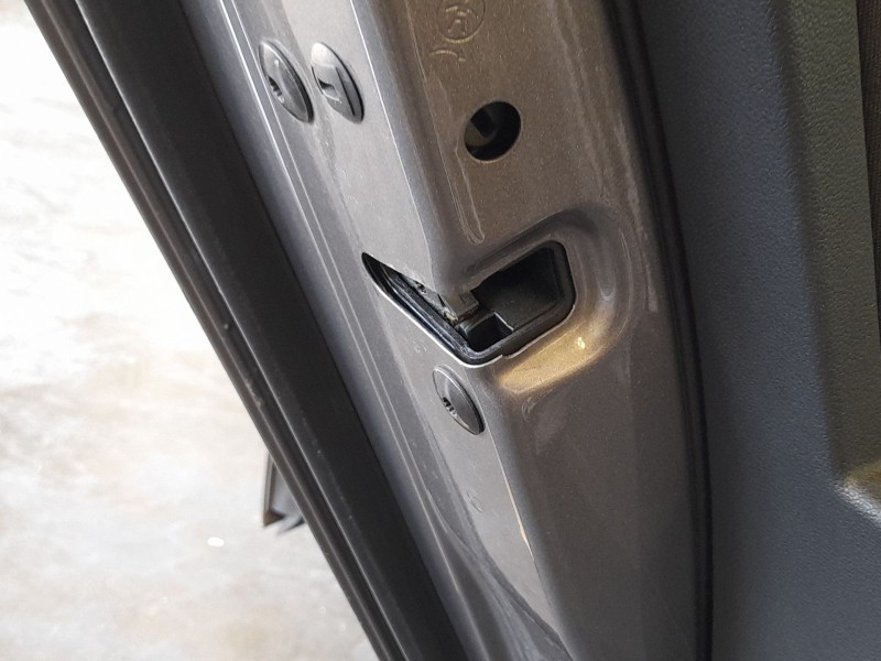 Recambio de cerradura puerta trasera izquierda para volkswagen golf sportsvan vii (am1, an1) 1.4 tsi referencia OEM IAM 5K483901