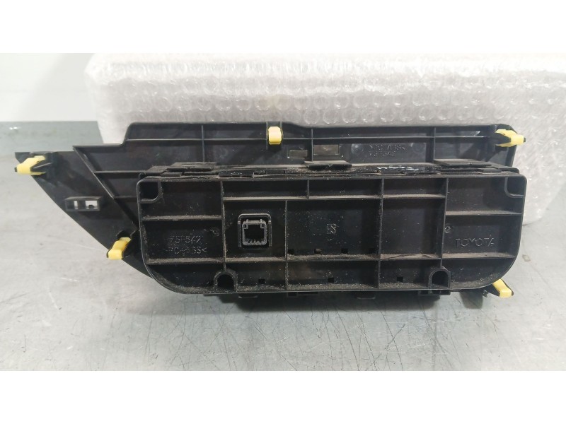Recambio de mando climatizador para toyota auris (_e18_) 1.4 d-4d (nde180_) referencia OEM IAM 5590002380  3986G32A