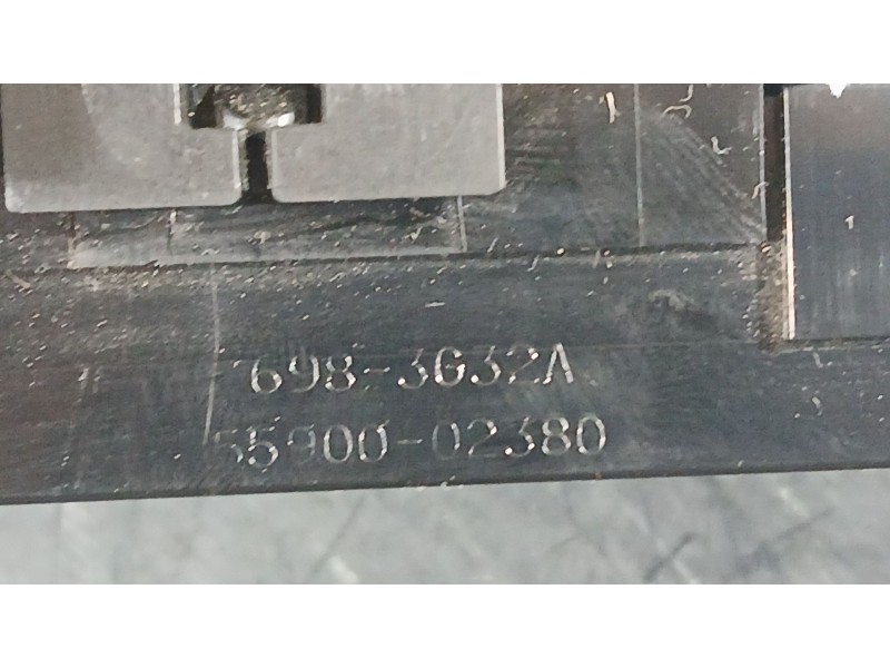 Recambio de mando climatizador para toyota auris (_e18_) 1.4 d-4d (nde180_) referencia OEM IAM 5590002380  3986G32A